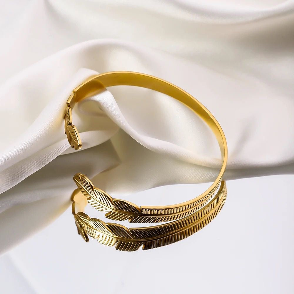 Delicate Feather Cuff -18K