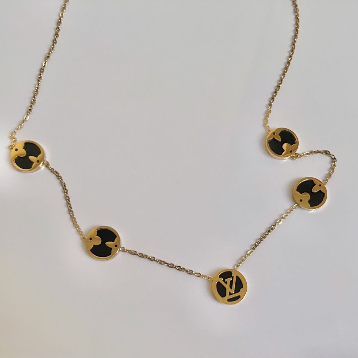 LV Luxe Blossom 5 Charm Necklace -18K