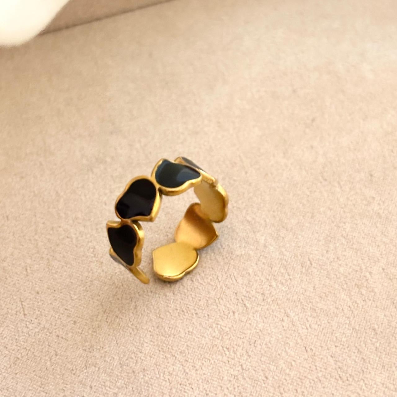 Hearty Loops Open Ring -Black