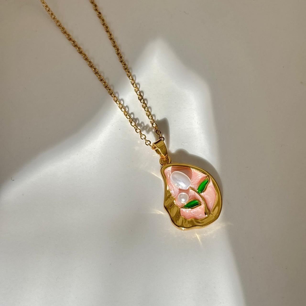 Lilly Paradise Necklace