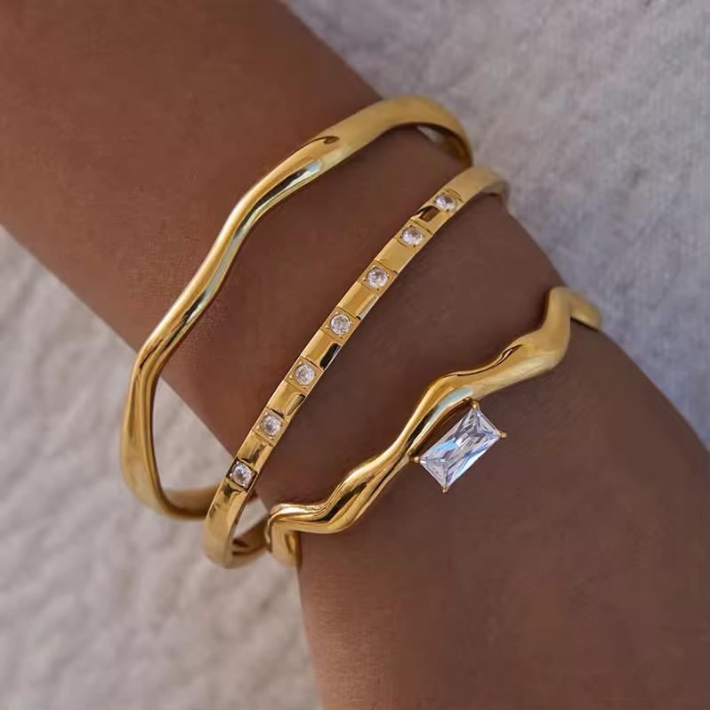 Riviera Wave Cuff