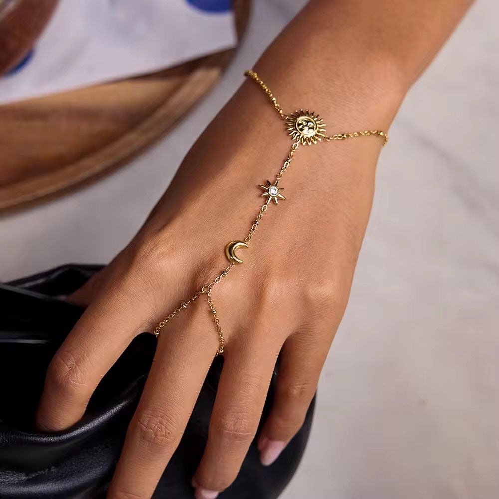 Celeste Nooré Hand Chain