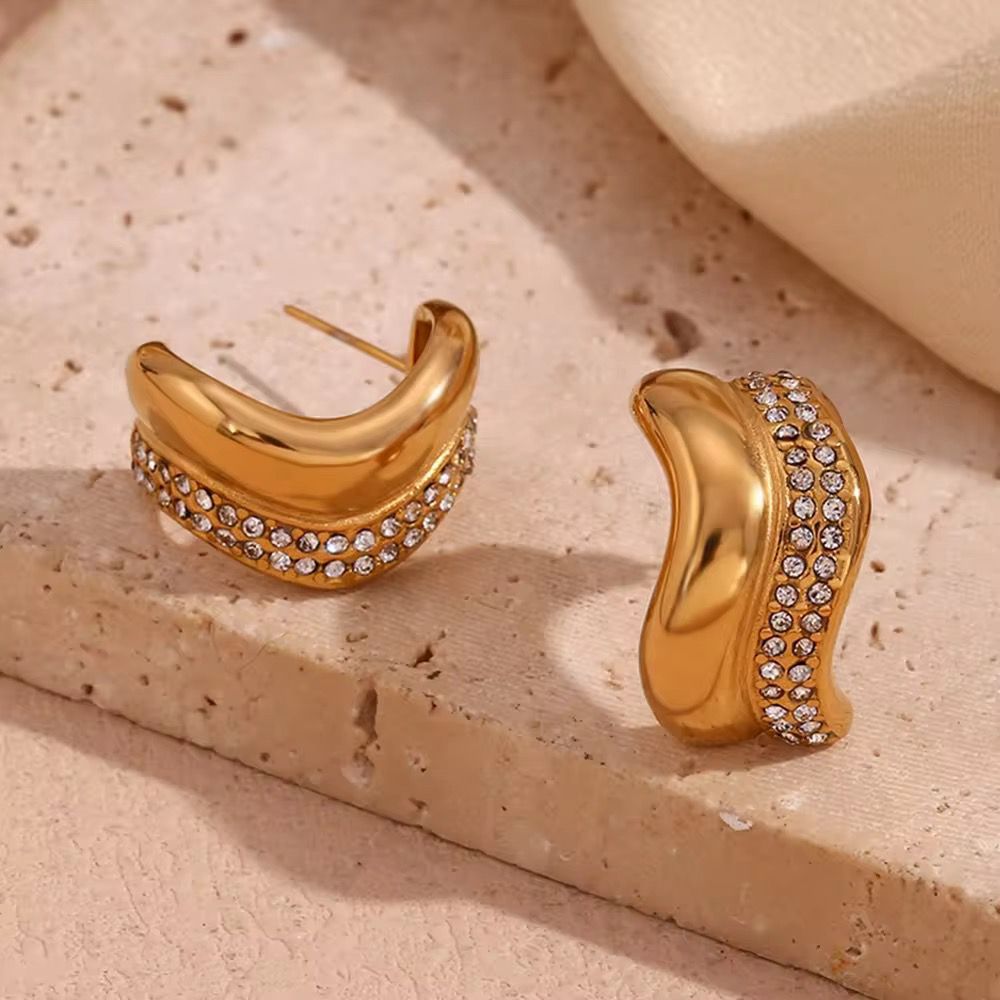 Voiletta Curly C Hoops