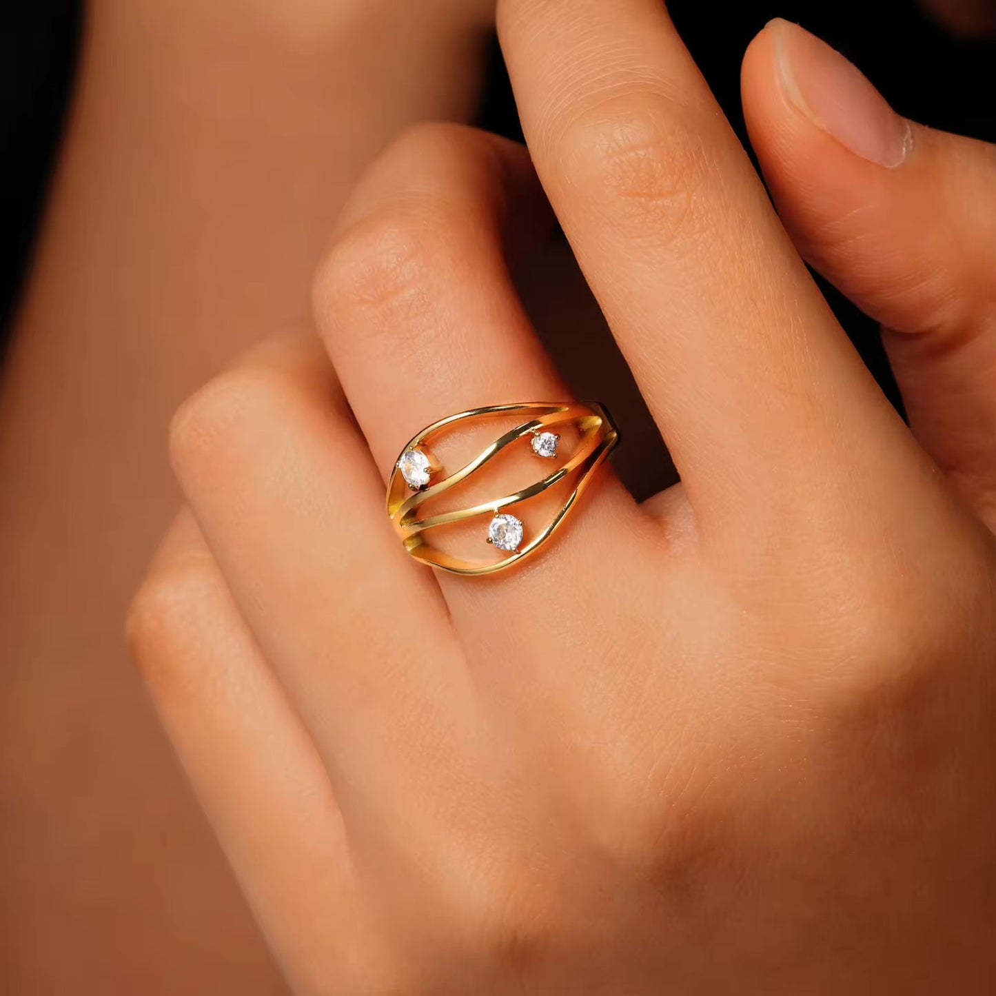 Luster Waves Ring