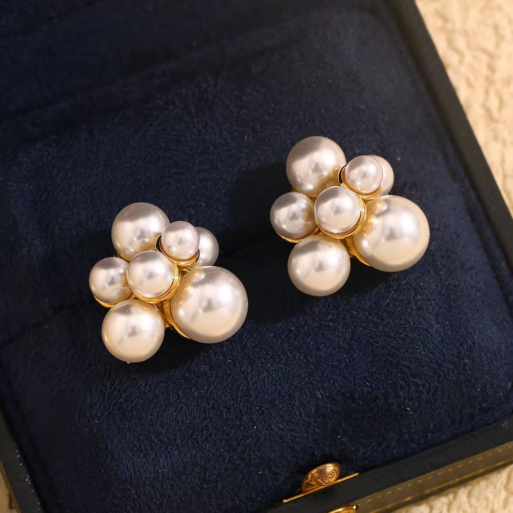 LUX Pearl Poplin Studs