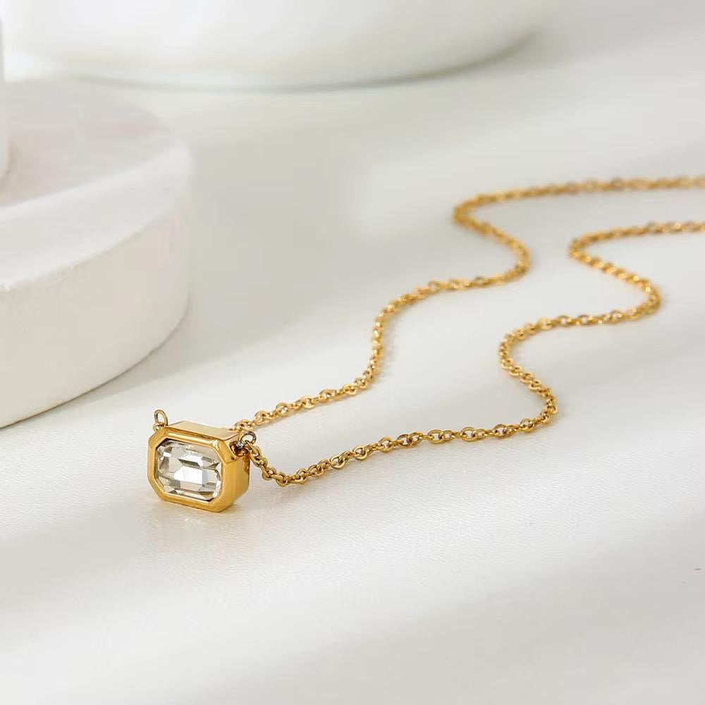 Güzel Necklace