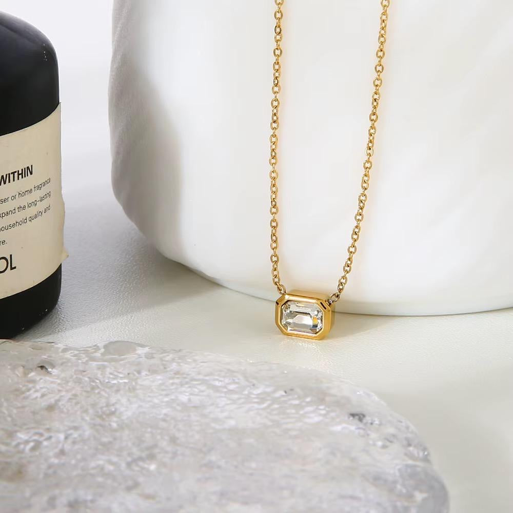 Güzel Necklace