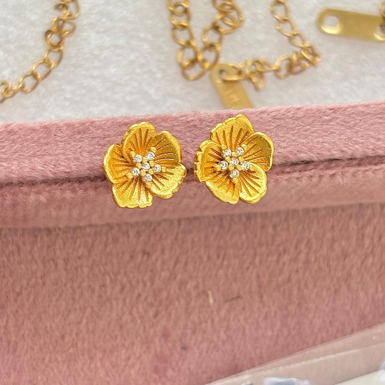 Soleil Bloom Studs