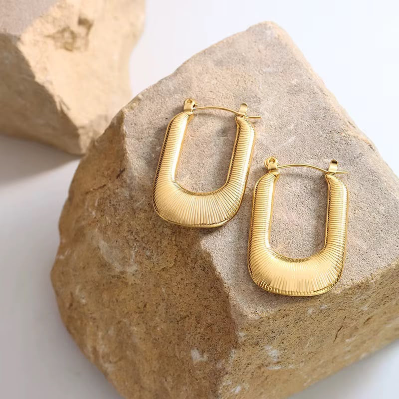 Elara Hoops