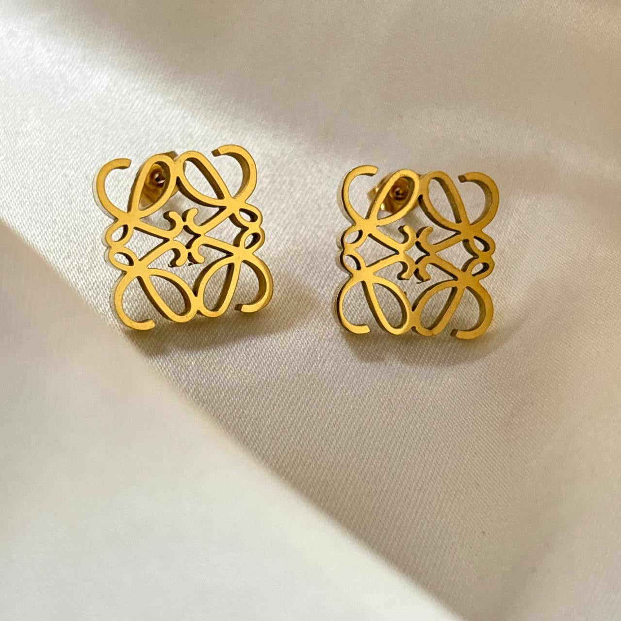 Lo Luxe Gold Studs -18K