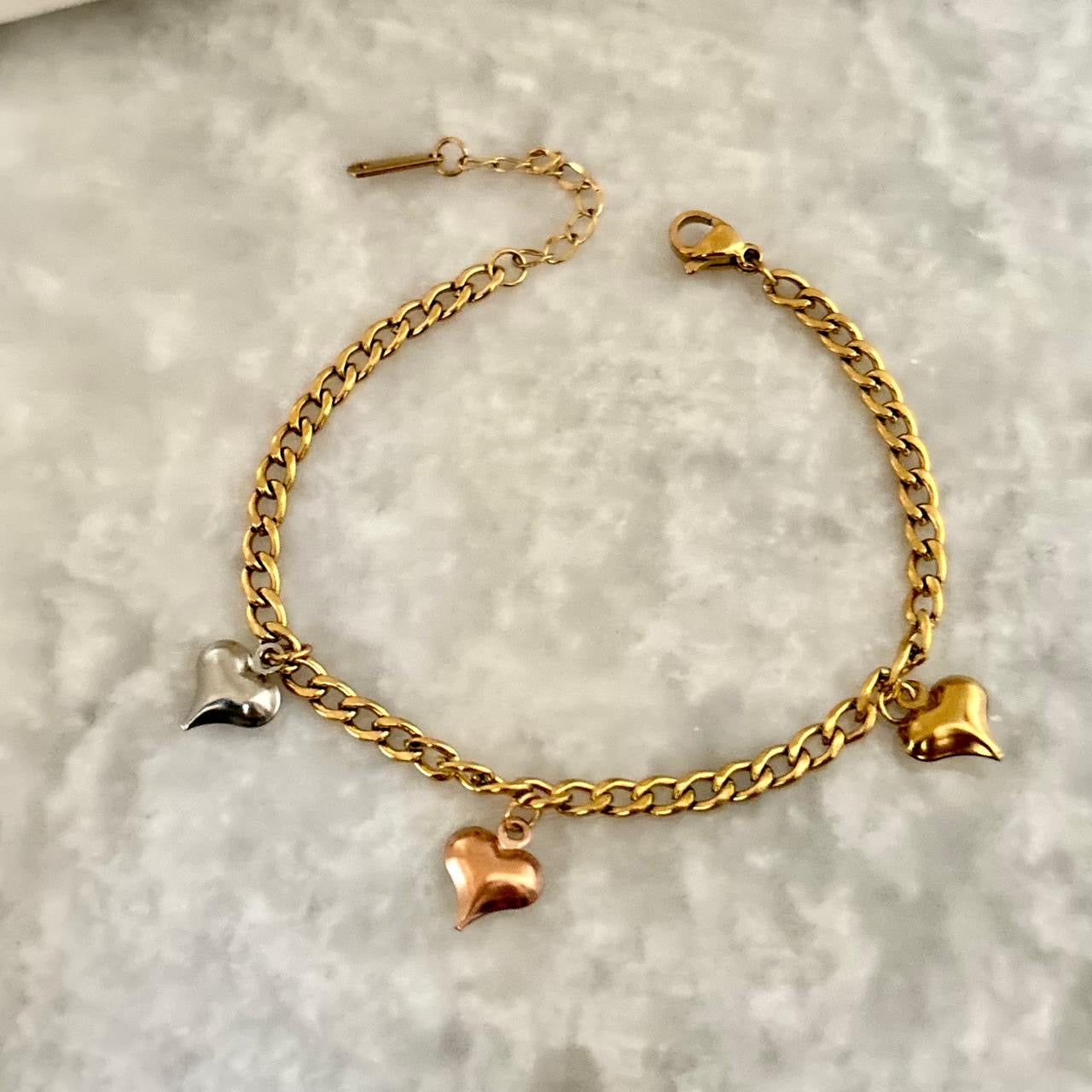 Figaro Anklet With Heart Charms -18K