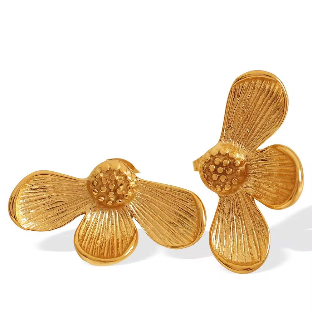 Soha Studs -18K