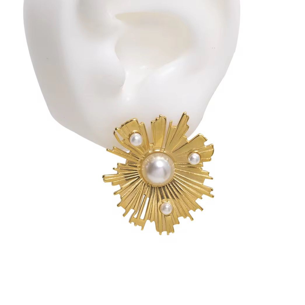 Dynasty Pearl Statement Studs