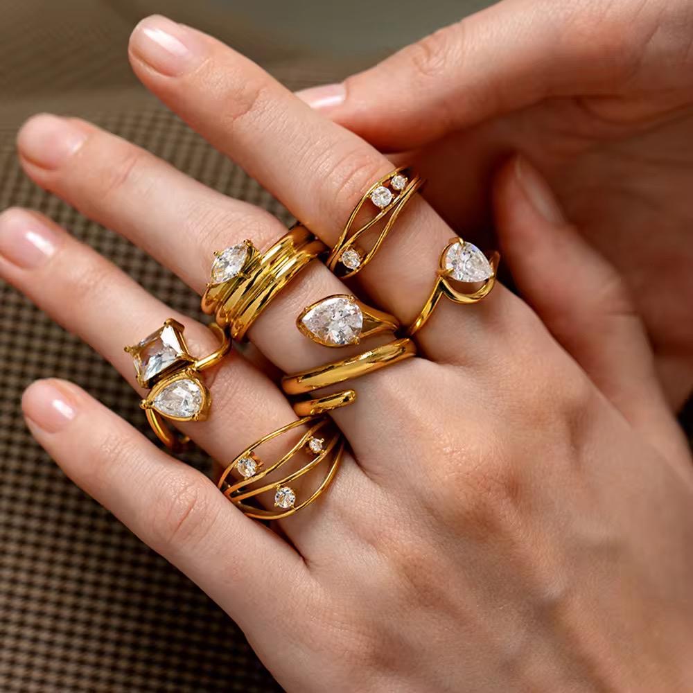 Luster Waves Ring