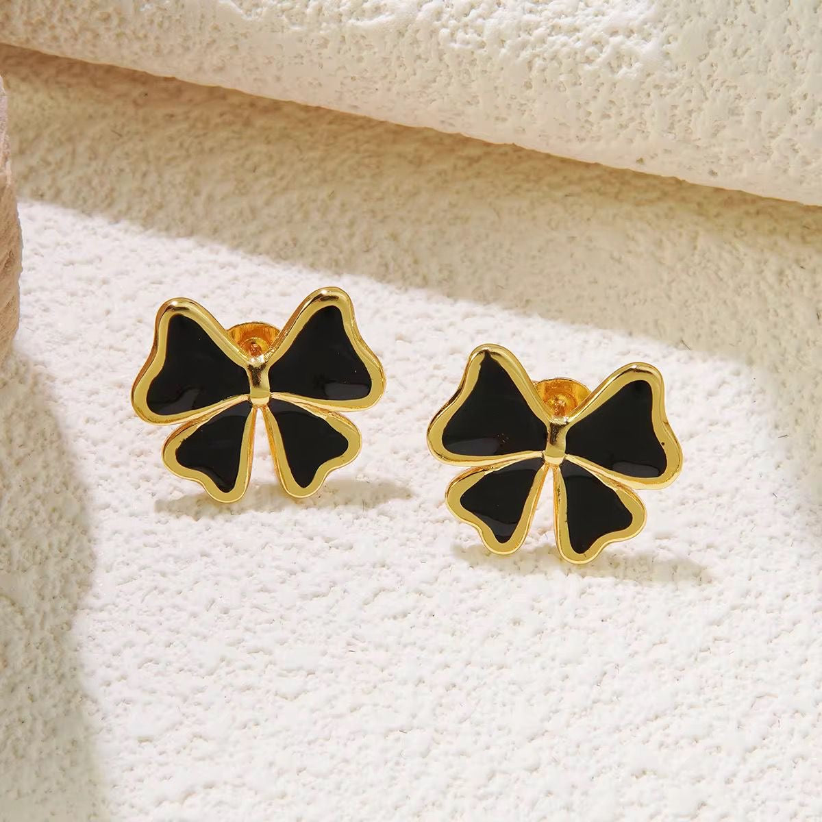 Disty Bow Studs -Black