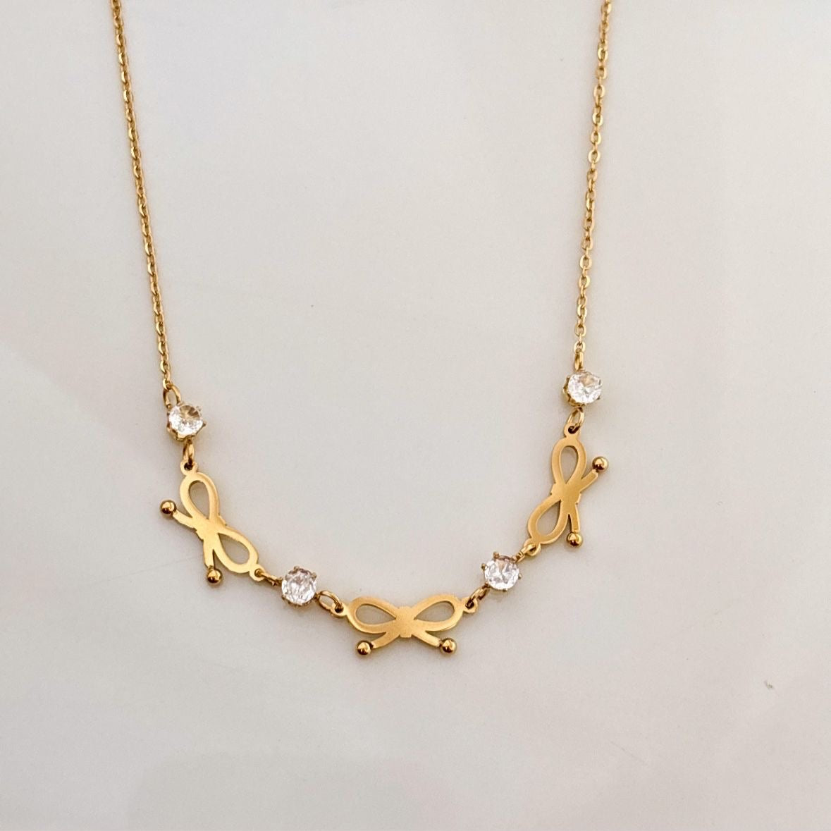 Bow Loops Cz Necklace -18K