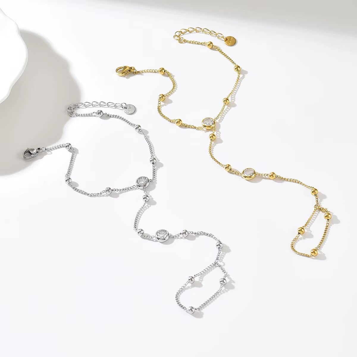 Bezel Dot Hand Chain