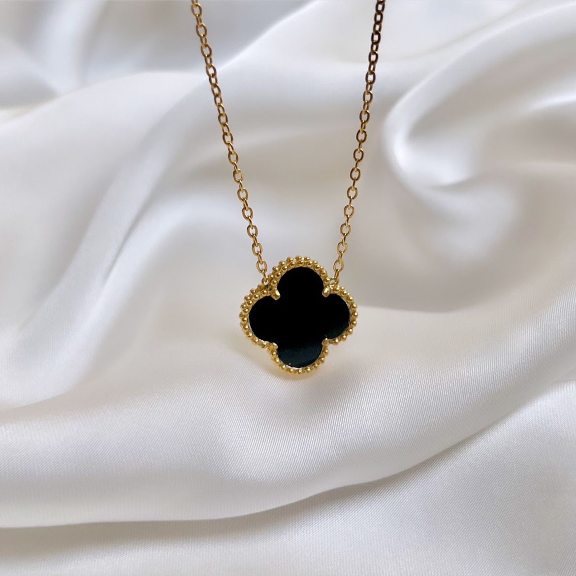 Luxurious Black Clover Necklace