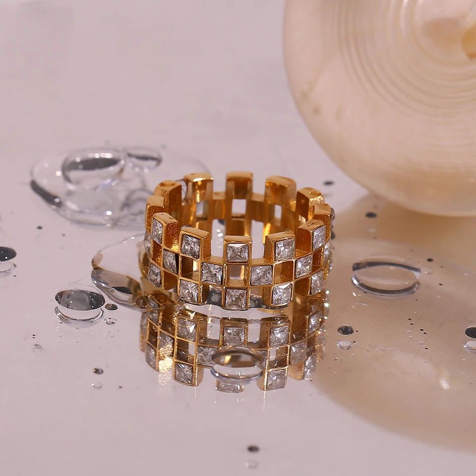Everly Mesh Ring