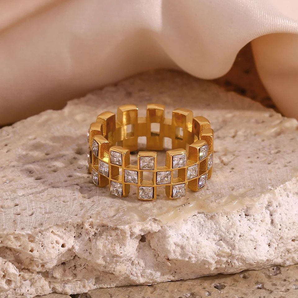 Everly Mesh Ring