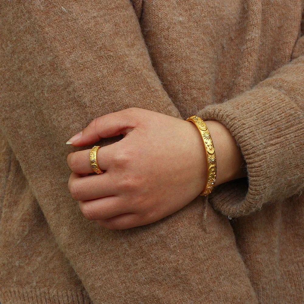 Celeste Gold Cuff -18K