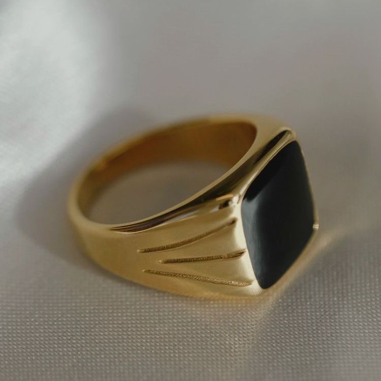 Portia Signet Ring -18K