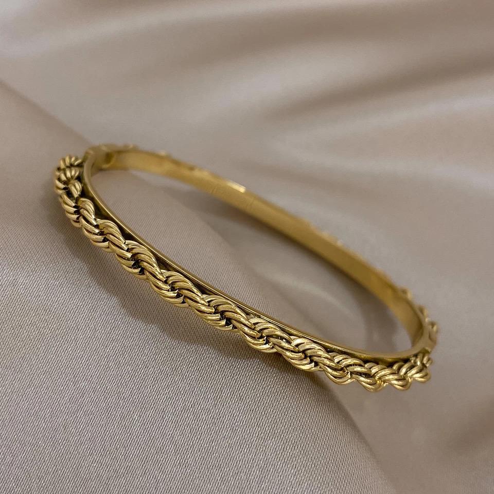 Chic Twisted Bracelet