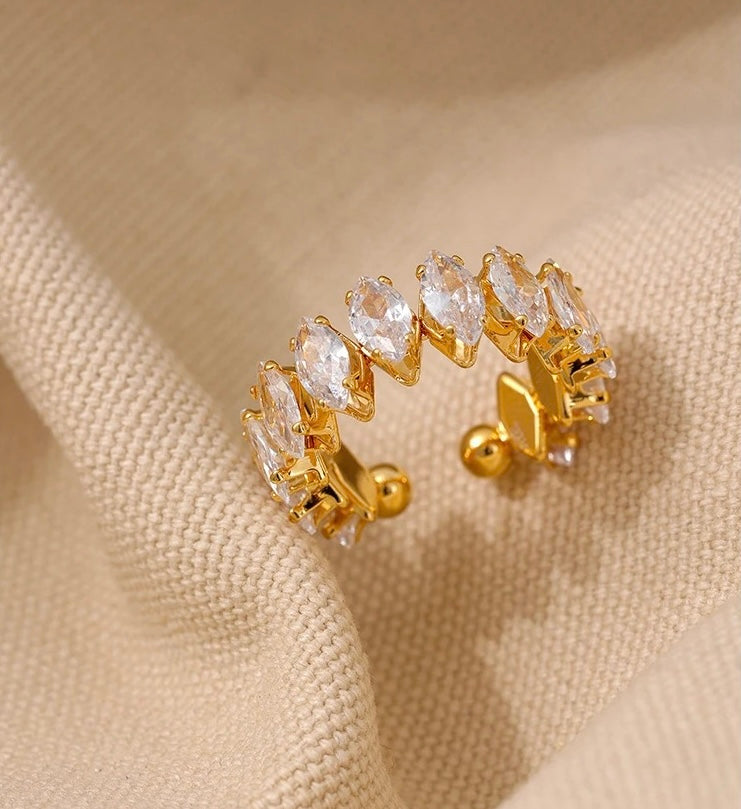 Queen Luxe Ring