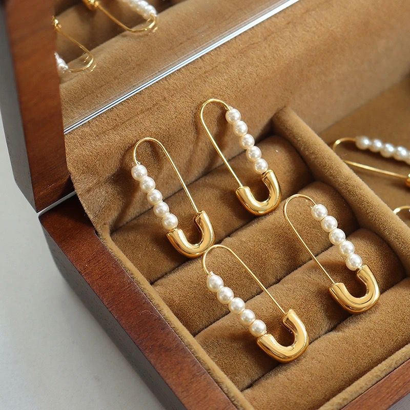 Pearl Safety Pin Studs