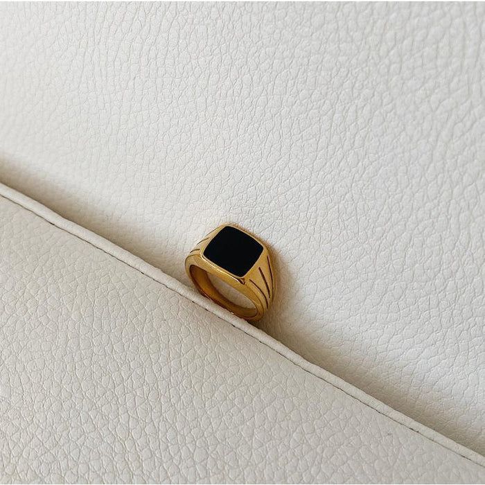 Portia Signet Ring -18K