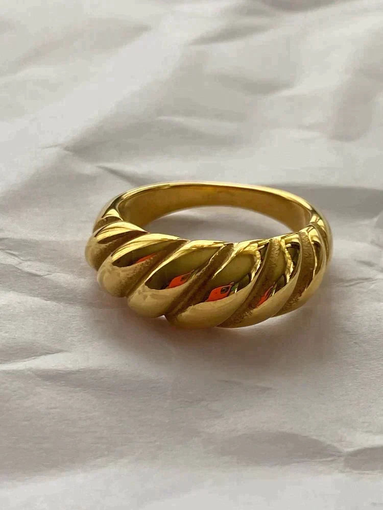 Croissant Ring