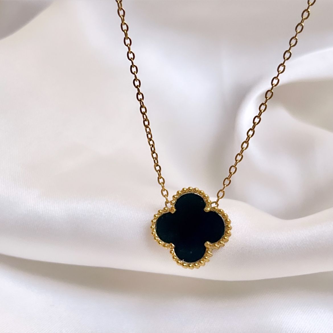 Luxurious Black Clover Necklace